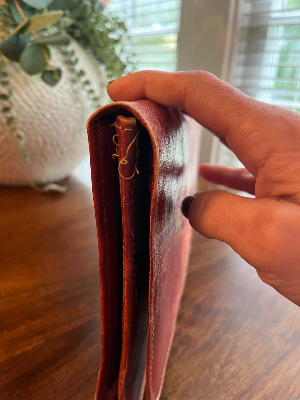 Vintage 1970s Hand-Tooled Leather Floral Envelope Clutch - Picture 6 of 6